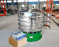 超聲波振動(dòng)篩主要采用超聲波換能器，利用換能器的工作原理能夠減少物料的堵網(wǎng)情況，提高篩分產(chǎn)量。